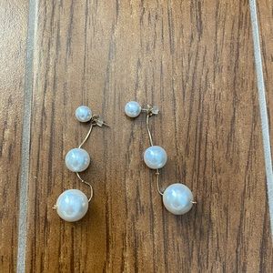 Pearl pendant earrings
